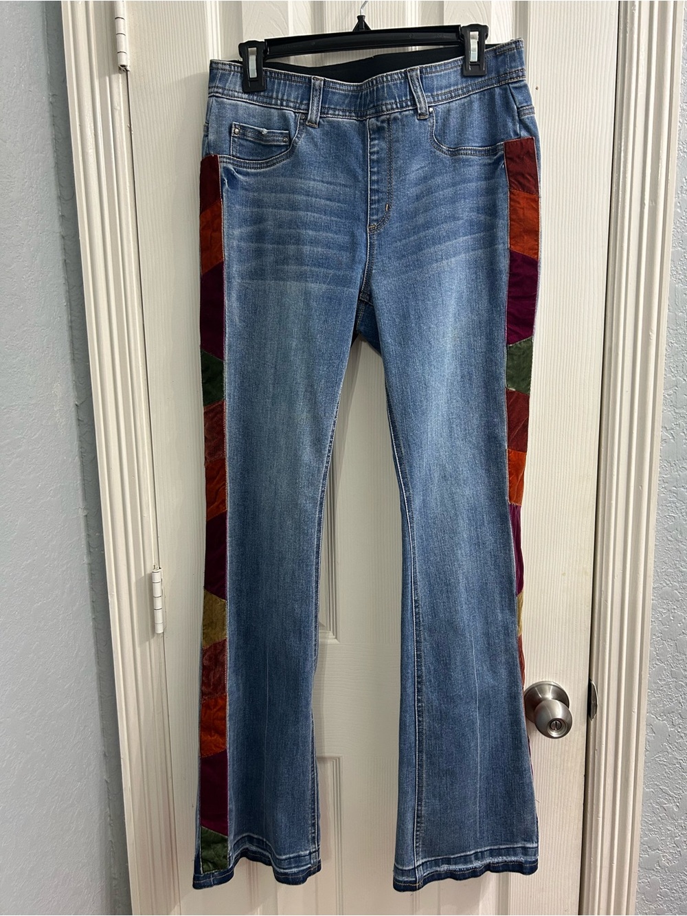 Tru Luxe pull on Flare Jeans with Multicolor Velvet Side Panels size 6 # 2007